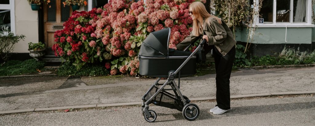 The Oyster Gravity+ Pram At The Best Price 