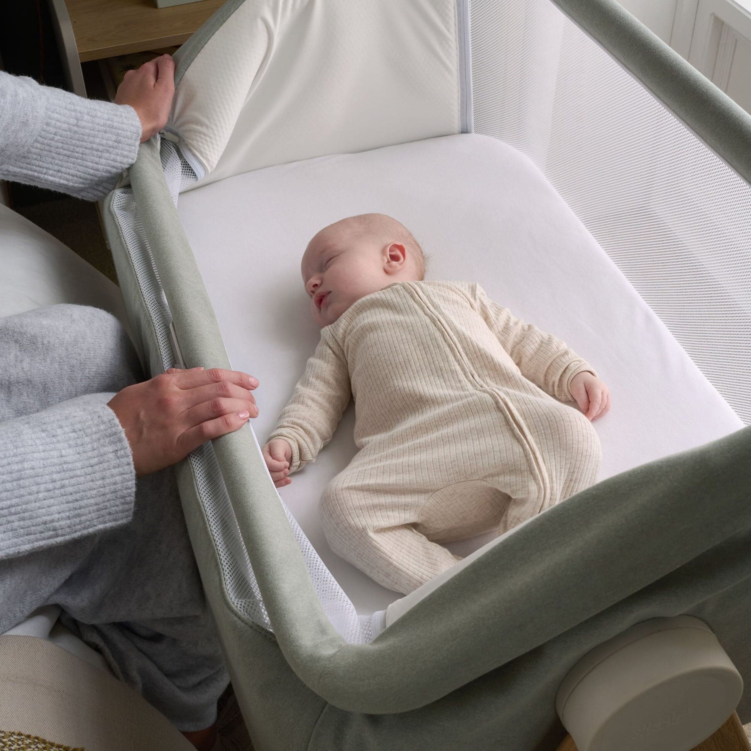 MAMAS AND PAPAS LUA CRIB SAGE (6)